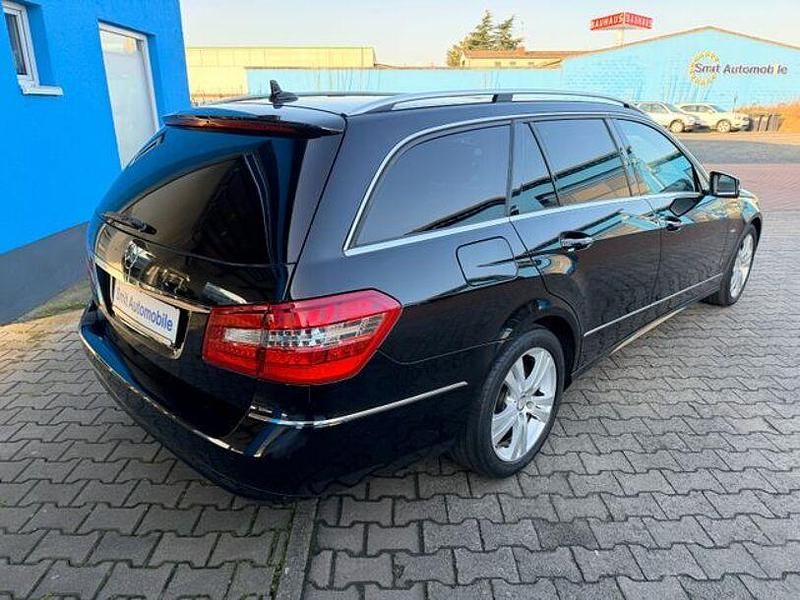 Gebraucht Mercedes E250 Avantgarde 204 PS (150 kW) 2010 Schwarz Kombi
