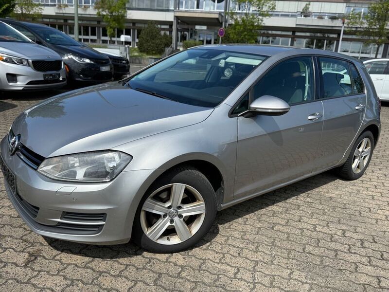 Silber Gebraucht 2013 VW Golf VII Comfortline Limousine | 5.899 € (Fairer Preis) - Bild 1/4