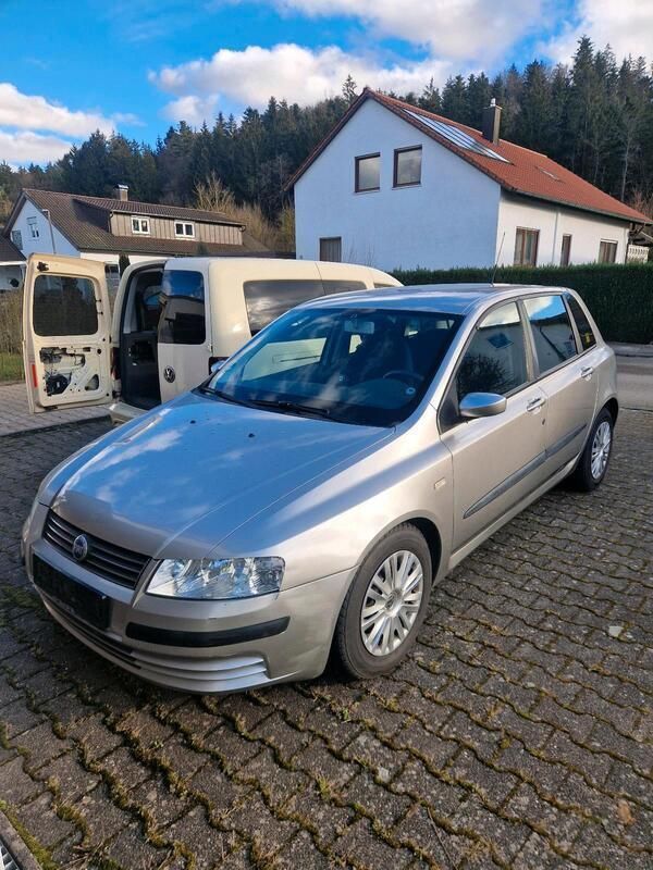 Silber Gebraucht 2002 Fiat Stilo Limousine | 600 € (Guter Preis) - Bild 1/4