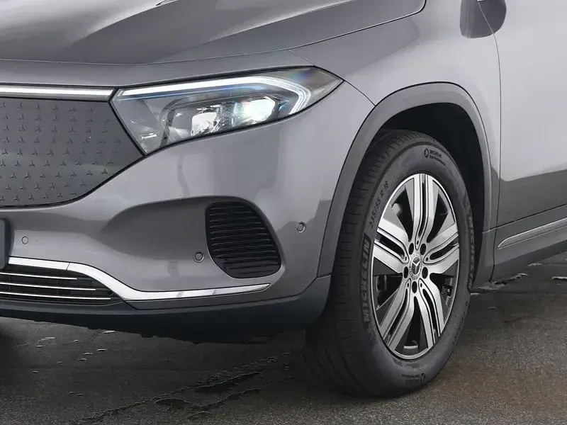 Gebraucht Mercedes EQA300 Advanced Plus 167 kW (228 PS) 2025 Grau SUV