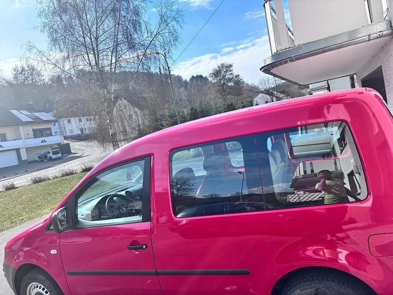 Usata VW Caddy 102 CV (75 kW) 2005 Rosso Monovolume