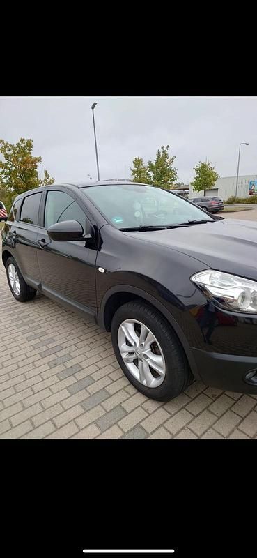 Schwarz Gebraucht 2010 Nissan Qashqai SUV | 6.900 € (Fairer Preis) - Bild 1/4