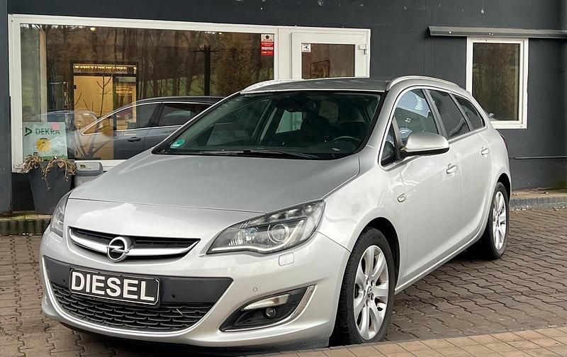 Gebraucht Opel Astra 110 PS (80 kW) 2014 Silber Kombi