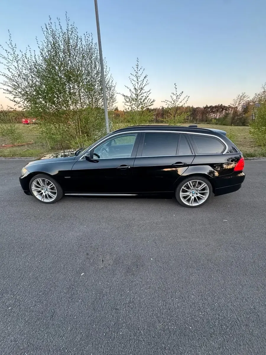 Gebraucht BMW 325 204 PS (150 kW) 2010 Schwarz Kombi