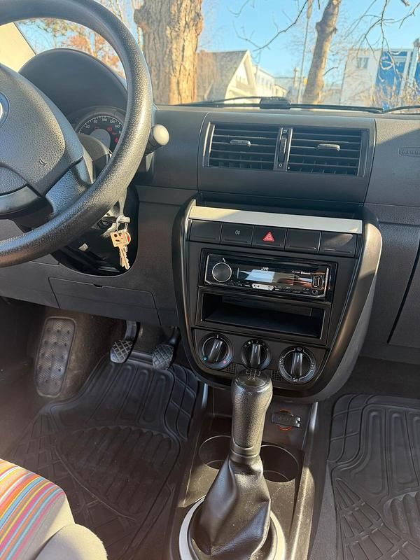 Gebraucht VW Fox 78 PS (57 kW) 2010 Schwarz Kleinwagen