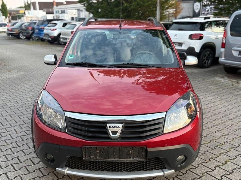 Rot Gebraucht 2010 Dacia Sandero Stepway Kleinwagen | 4.999 € (Teuer) - Bild 1/4