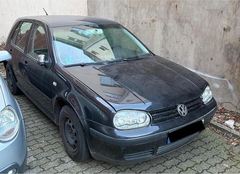 Gebraucht VW Golf IV Edition 101 PS (74 kW) 2003 Schwarz Kleinwagen
