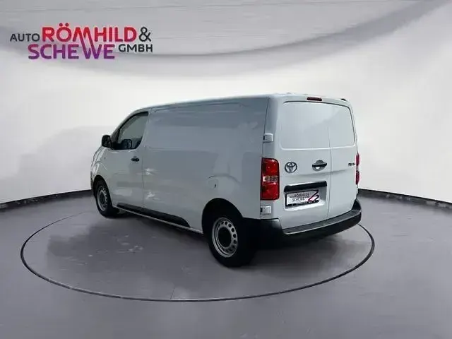 Gebraucht Toyota Proace 144 PS (105 kW) 2024 Ice white Van / Kleinbus