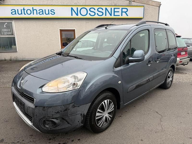 Grau Gebraucht 2012 Peugeot Partner Tepee Active Van / Kleinbus | 2.999 € (Guter Preis) - Bild 1/4