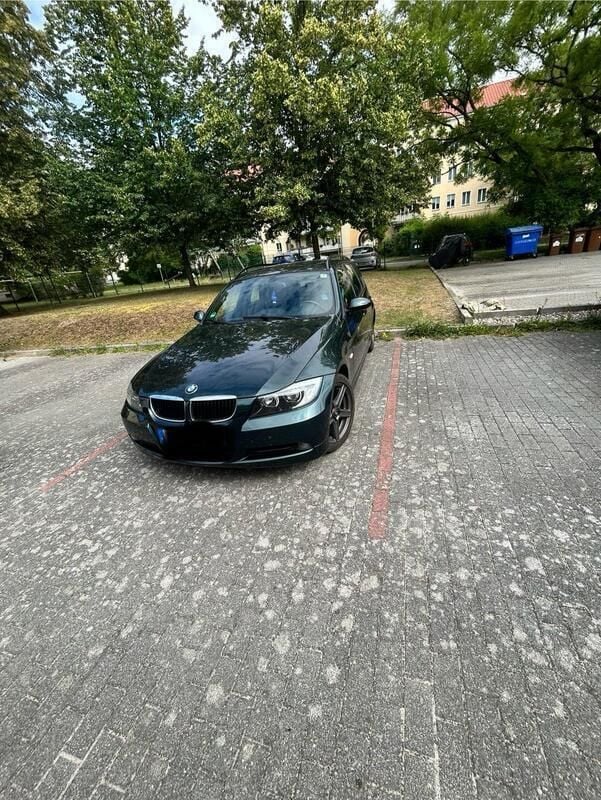 Grün Gebraucht 2005 BMW 320 Kombi | 2.000 € (Superpreis) - Bild 1/4