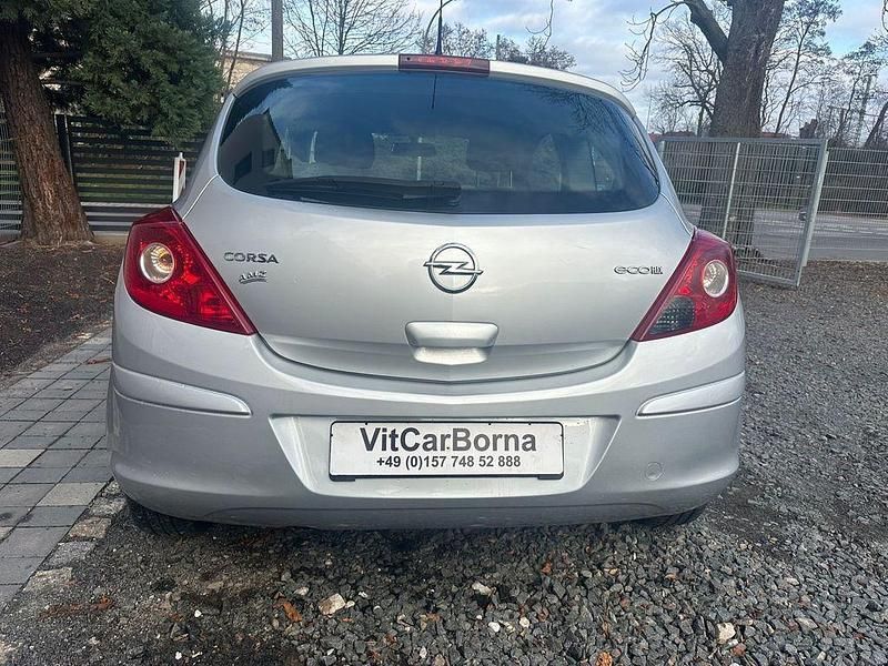 Gebraucht Opel Corsa Selection 69 PS (50 kW) 2012 Silber Kleinwagen
