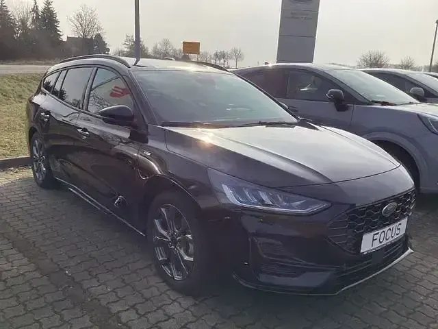 Gebraucht Ford Focus ST-Line X 155 PS (114 kW) 2024 Agate black (metallic) Kombi