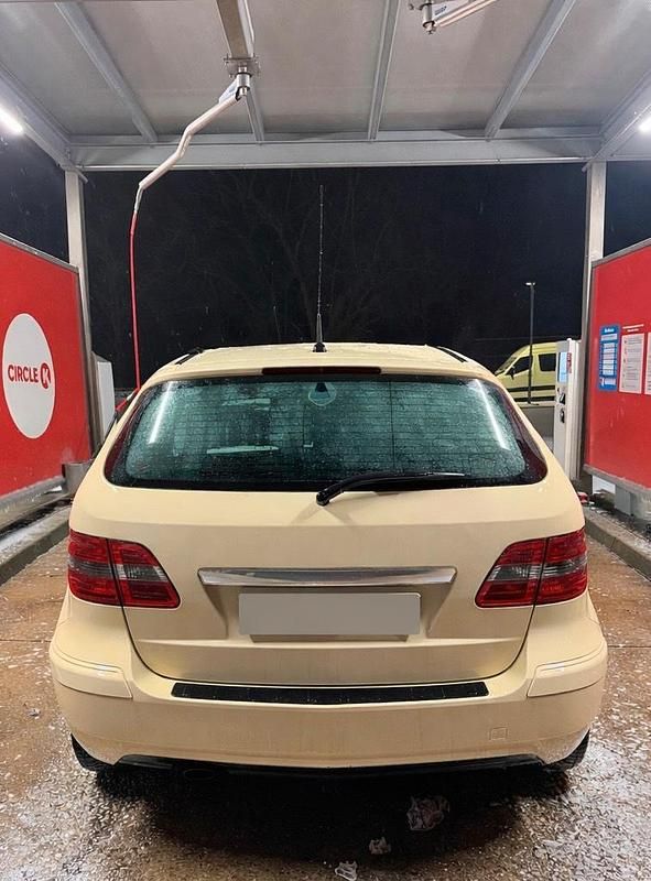 Gebraucht Mercedes B180 109 PS (80 kW) 2008 Beige Van / Kleinbus