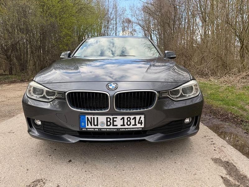 Second-hand BMW 320 184 CP (135 kW) 2012 Berlinǎ