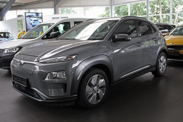 Grau Gebraucht 2020 Hyundai Kona Advantage SUV | 17.990 € (Fairer Preis) - Bild 1/4