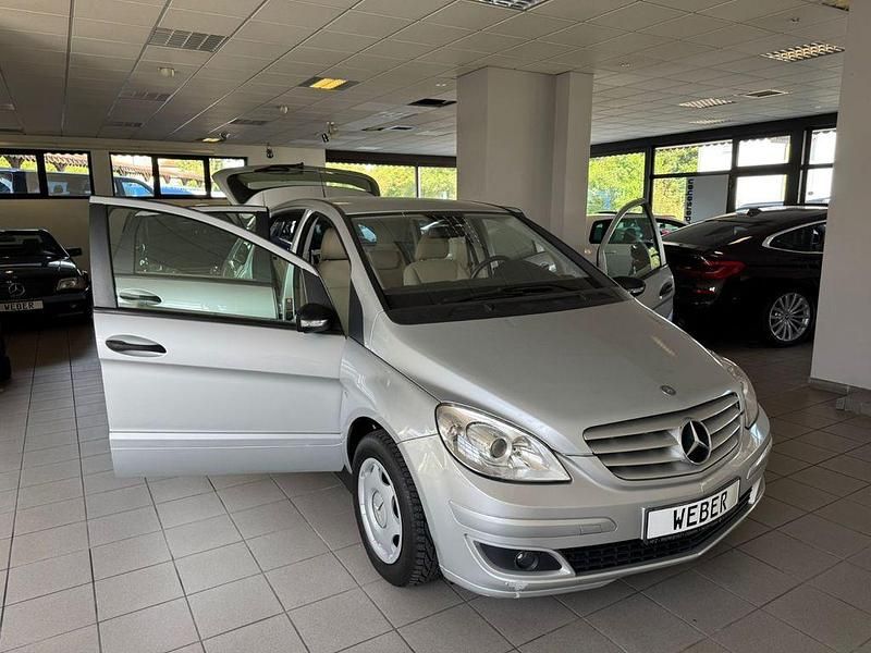 Usata Mercedes B150 95 CV (69 kW) 2005 Argento Monovolume