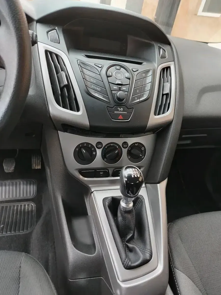 Gebraucht Ford Focus 125 PS (91 kW) 2014 Schwarz Kombi