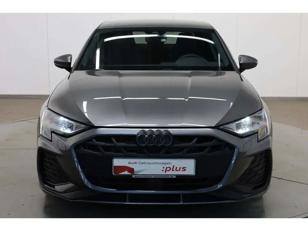 Gebraucht Audi A3 S-Line 150 PS (110 kW) 2025 Grau Limousine