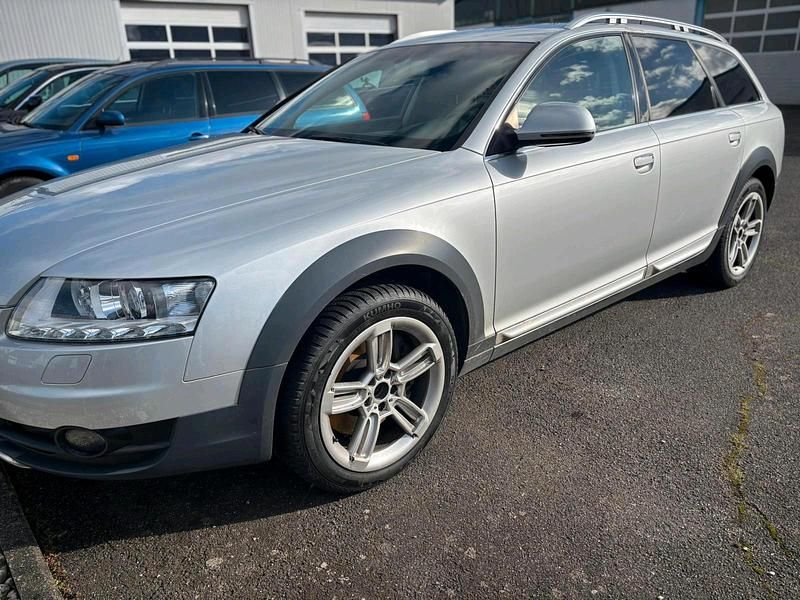 Silber Gebraucht 2025 Audi A6 Allroad Kombi | 6.999 € - Bild 1/4