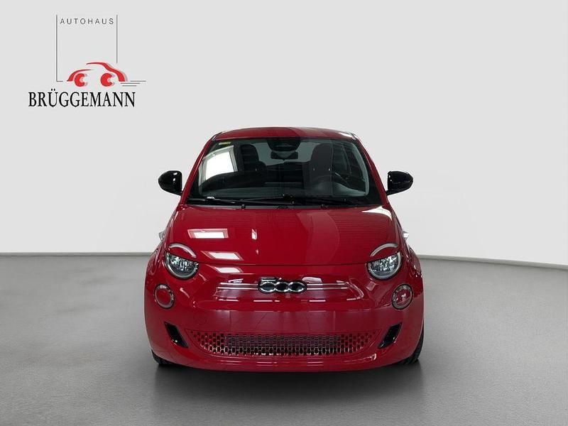 Neu Fiat 500e 69 kW (95 PS) 2026 Rot Kleinwagen