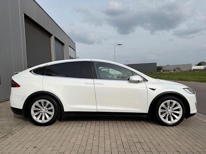 Second-hand Tesla Model X 314 kW (428 CP) 2017 Alb SUV
