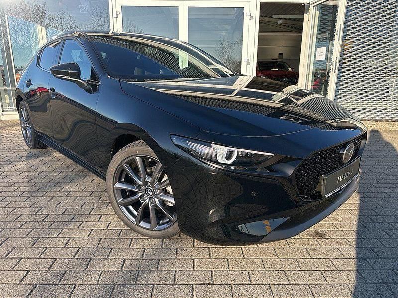 Neu Mazda 3 Exclusive 140 PS (102 kW) 2026 Schwarz Limousine