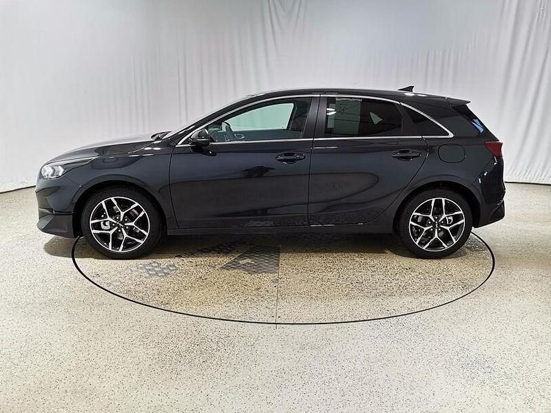 Gebraucht Kia Ceed Style 140 PS (102 kW) 2025 Dark penta metal Kleinwagen