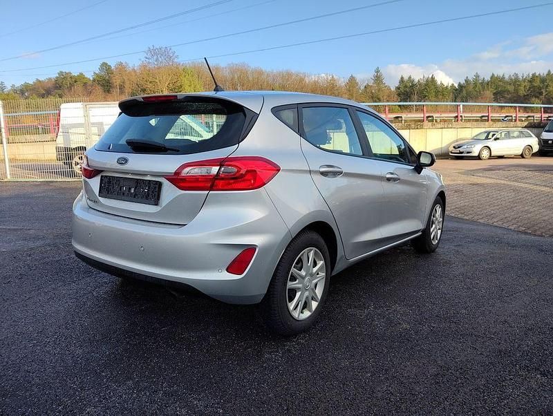 Gebraucht Ford Fiesta Cool & Connect 86 PS (63 kW) 2019 Silber Kleinwagen
