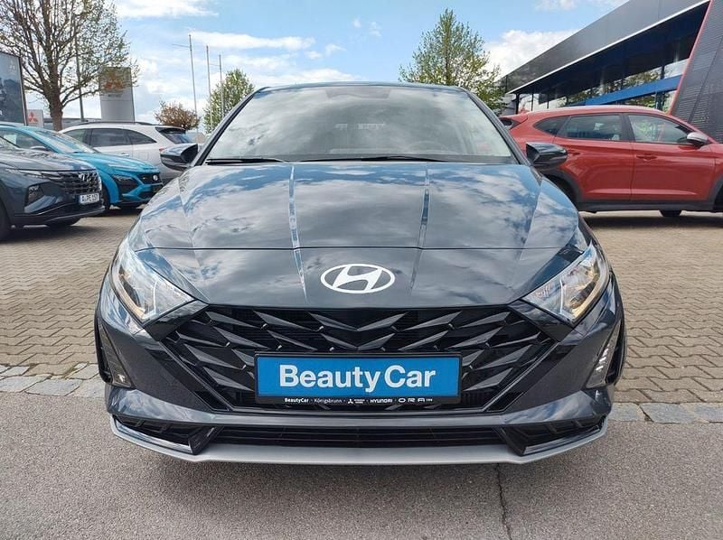 Neu Hyundai i20 90 PS (66 kW) 2026 Grau Kleinwagen