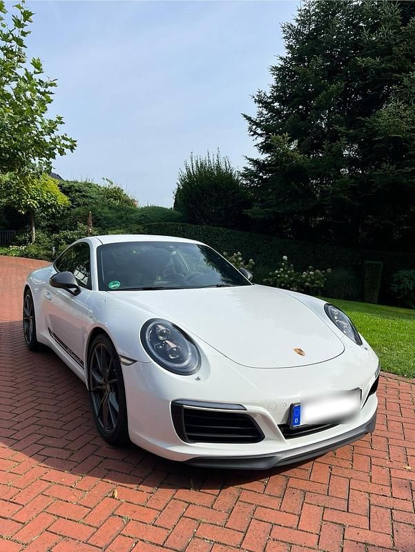 Weiß Gebraucht 2018 Porsche 911 Carrera T Coupé | 95.600 € (Guter Preis) - Bild 1/4