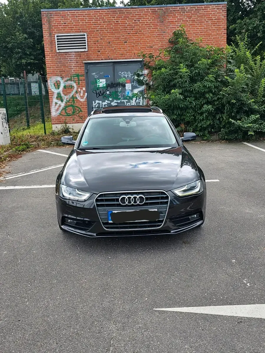 Gebraucht Audi A4 150 PS (110 kW) 2015 Grau Kombi