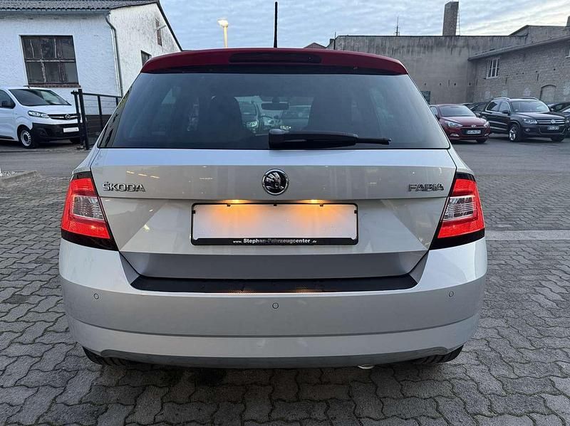 Gebraucht Skoda Fabia Style 90 PS (66 kW) 2015 Brilliantsilber metallic Limousine