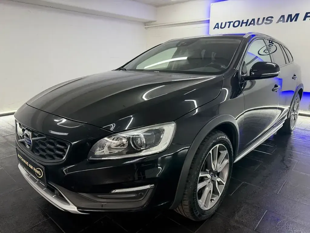 Gebraucht Volvo V60 CC 190 PS (139 kW) 2018 Schwarz Kombi