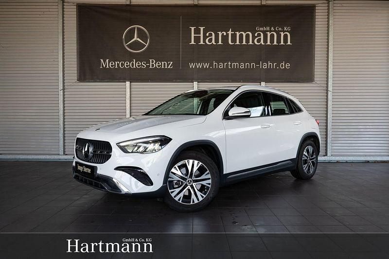Weiß Gebraucht 2024 Mercedes GLA180 Advanced SUV | 35.850 € (Fairer Preis) - Bild 1/4