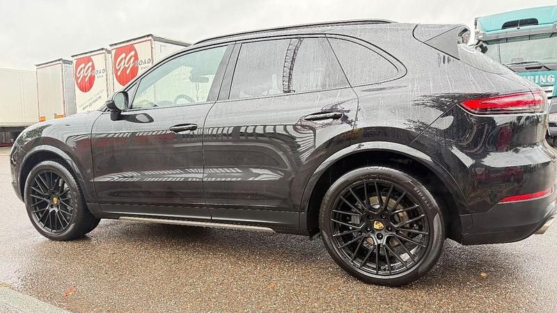 Gebraucht Porsche Cayenne 441 PS (324 kW) 2018 Schwarz SUV