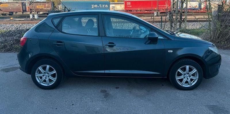 Gebraucht Seat Ibiza 69 PS (50 kW) 2010 Grau Limousine