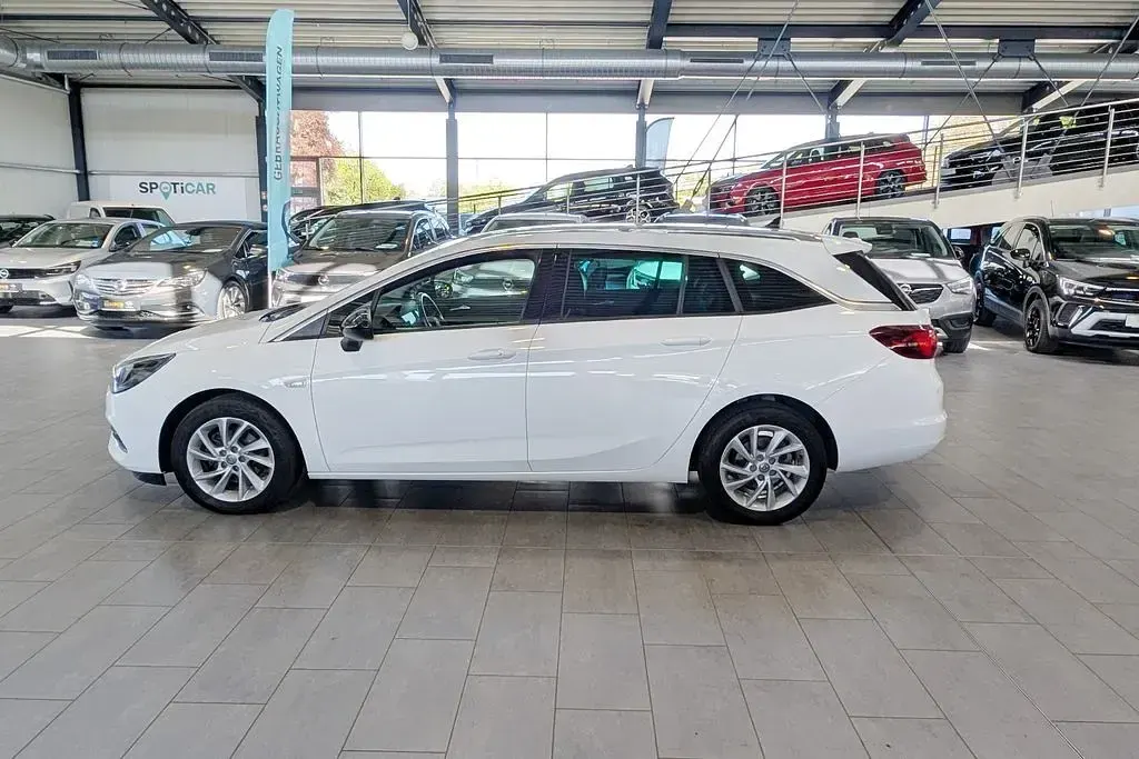 Usata Opel Astra Business Elegance 122 CV (89 kW) 2022 Bianco Utilitaria