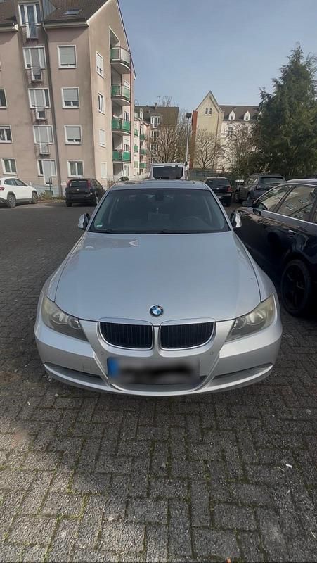 Gebraucht BMW 320 177 PS (130 kW) 2008 Silber Limousine