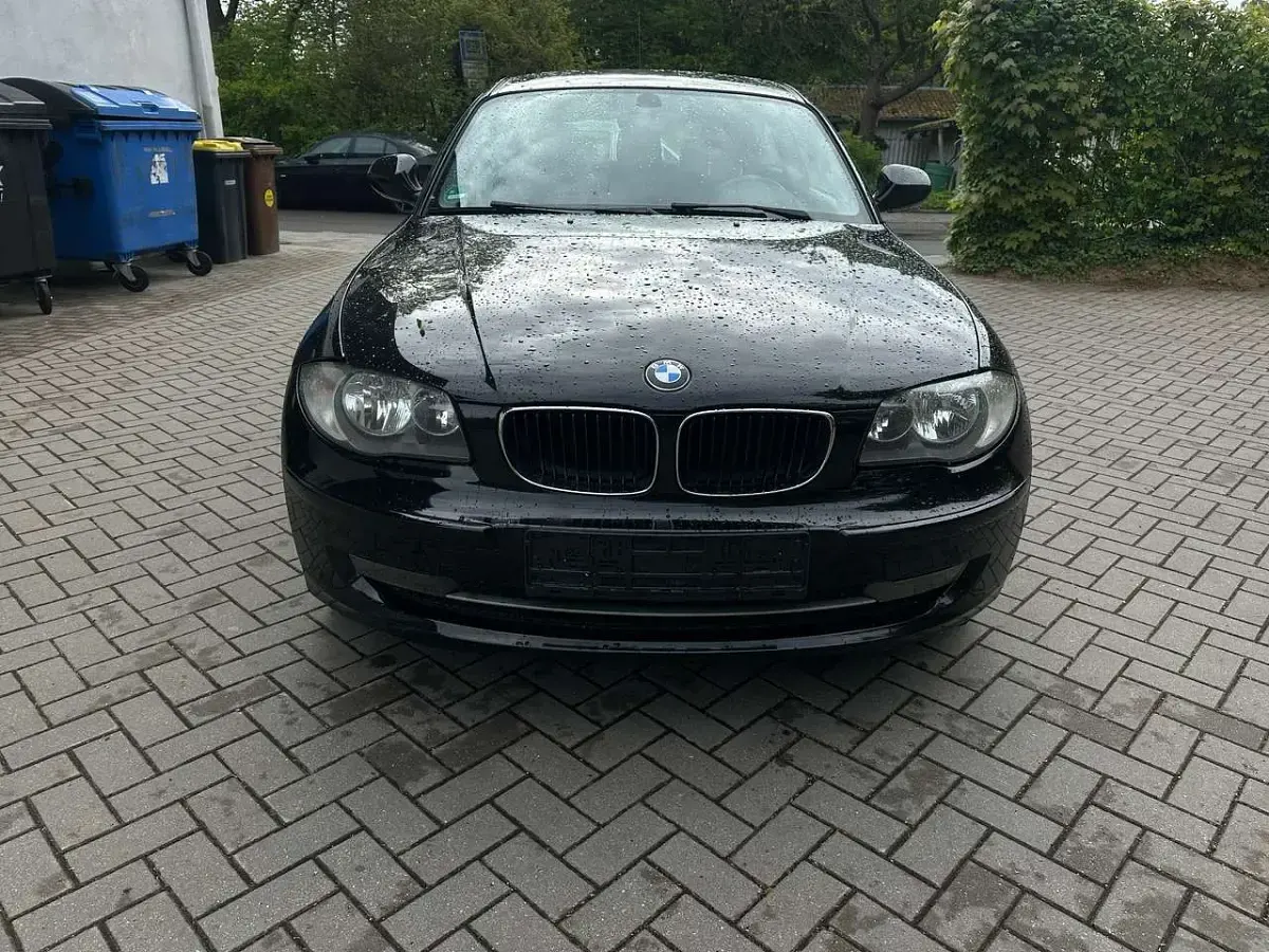 Gebraucht BMW 116 122 PS (89 kW) 2010 Schwarz ii Kleinwagen