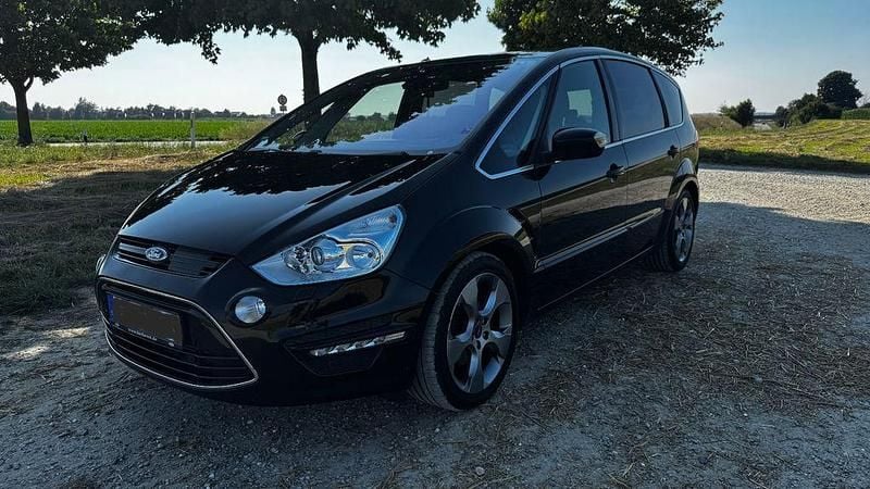 Schwarz Gebraucht 2011 Ford S-MAX Titanium Van / Kleinbus | 12.990 € - Bild 1/4