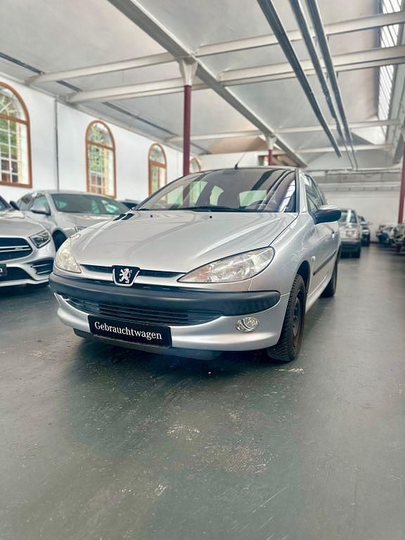 Silber Gebraucht 2001 Peugeot 206 Kleinwagen | 1.990 € (Fairer Preis) - Bild 1/4