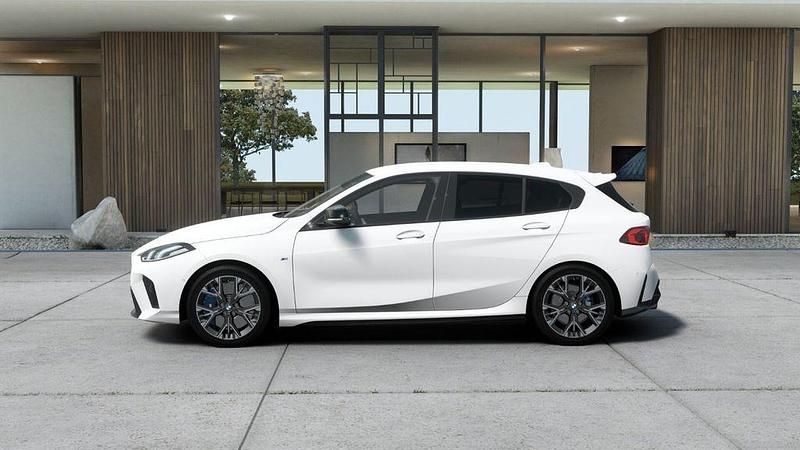 Nowe BMW M135 Performance 300 KM (220 kW) 2026 Biały Hatchback