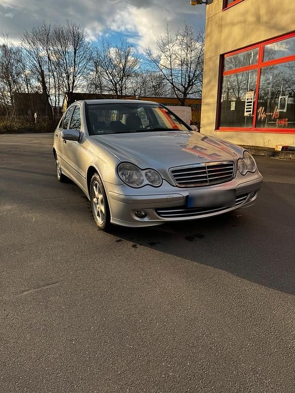 Gebraucht Mercedes C200 163 PS (119 kW) 2006 Silber Limousine