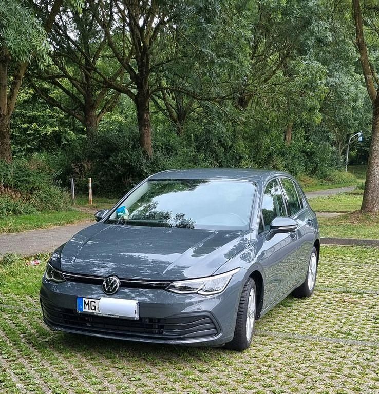 Grau Gebraucht 2020 VW Golf VII Life Limousine | 17.790 € (Guter Preis) - Bild 1/4