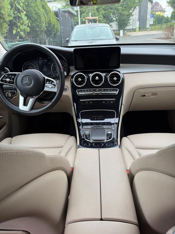 Schwarz Gebraucht 2019 Mercedes 200 Coupé | 43.500 € (Fairer Preis) - Bild 1/4
