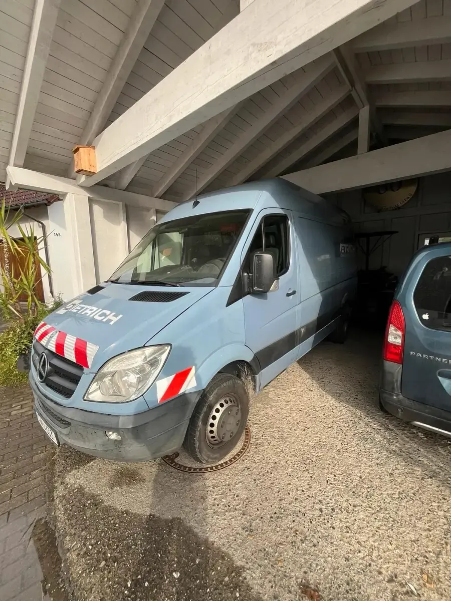 Używany Mercedes Sprinter 160 KM (117 kW) 2012 Niebieski Van