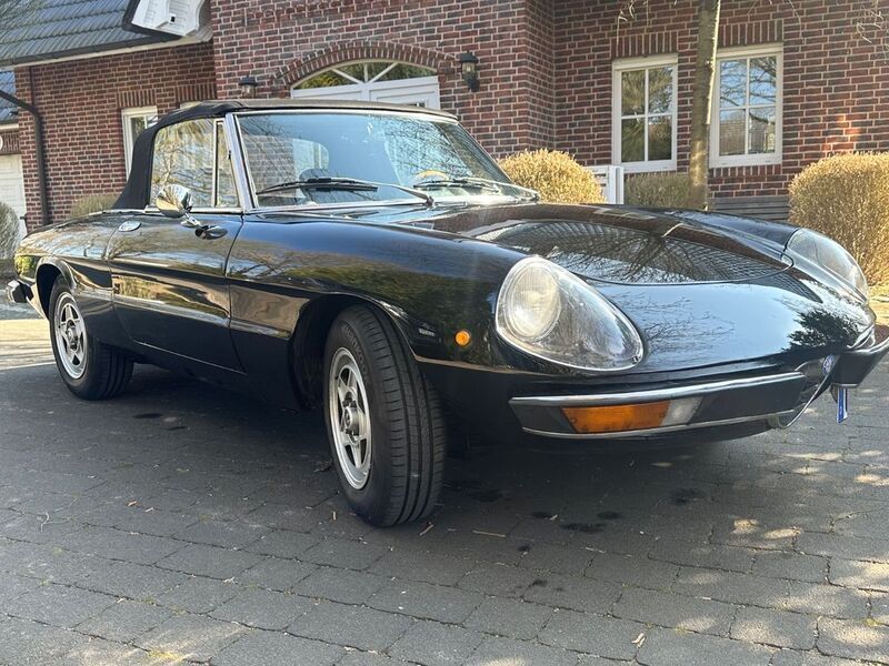 Schwarz Gebraucht 1975 Alfa Romeo Spider Cabrio | 21.850 € - Bild 1/4