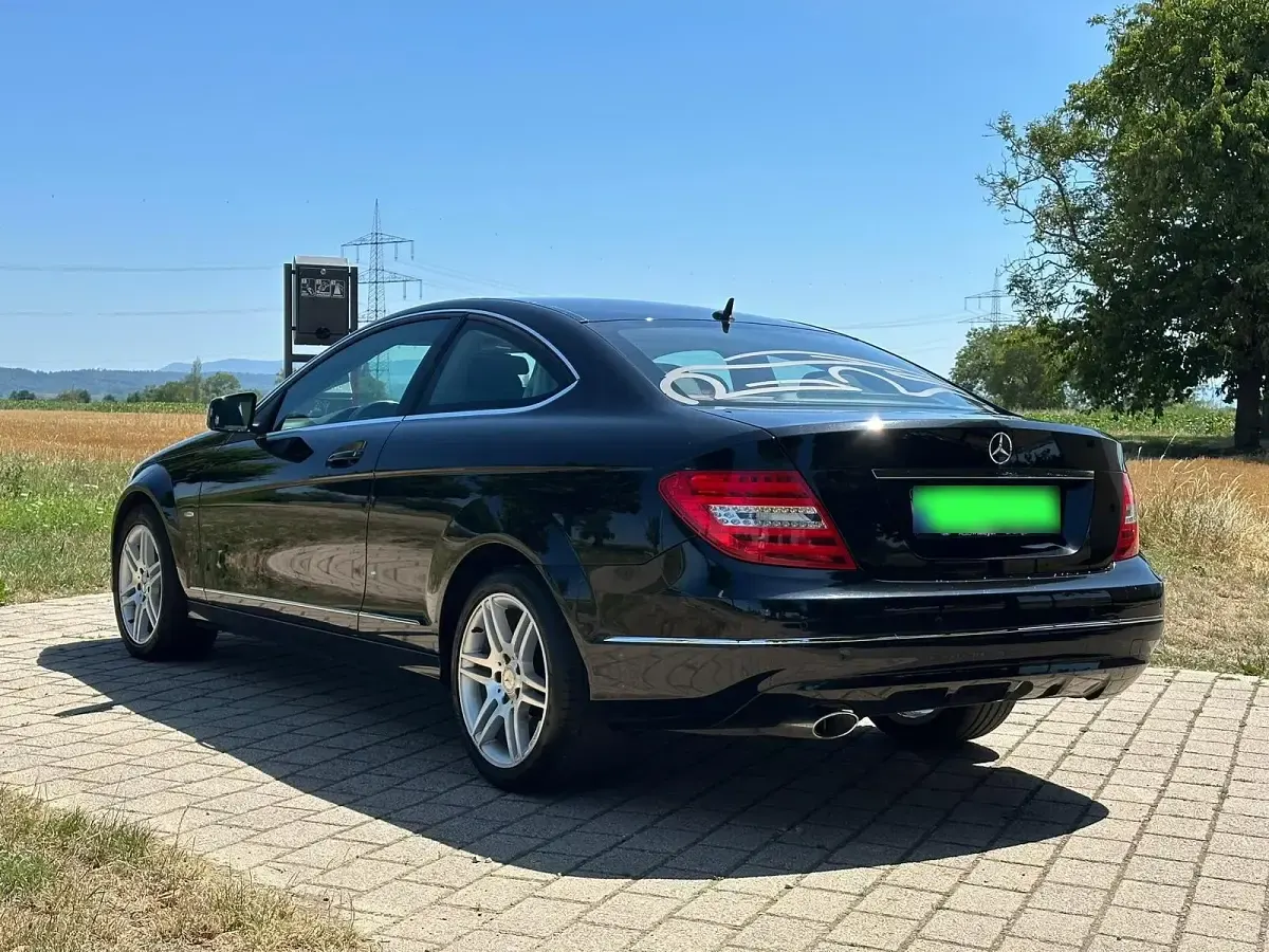 Gebraucht Mercedes C220 AMG 170 PS (125 kW) 2011 Schwarz Coupé