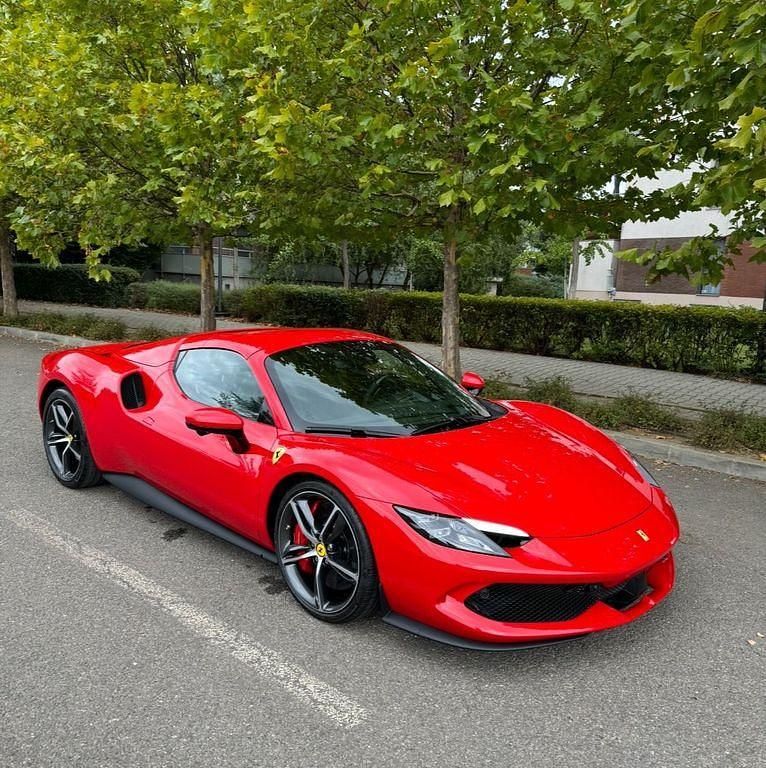 Gebraucht Ferrari 296 829 PS (609 kW) 2024 Rot Cabrio