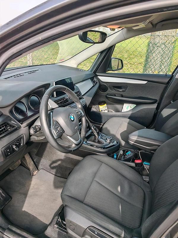 Gebraucht BMW 216 Gran Tourer 116 PS (85 kW) 2019 Grau Van / Kleinbus